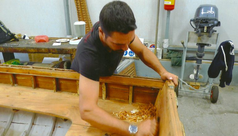 Come sverniciare il legno delle barche Come togliere la vernice dal legno