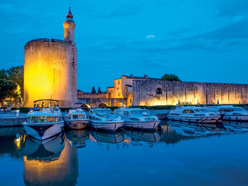 crociera in camargue su houseboat