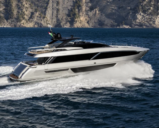 RIVA 100 Corsaro