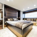 Ferretti Yachts 670