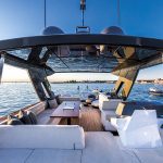 Ferretti Yachts 670