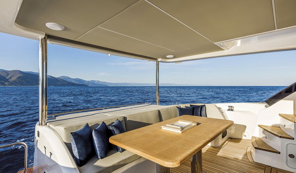 Absolute Yachts 62 Fly