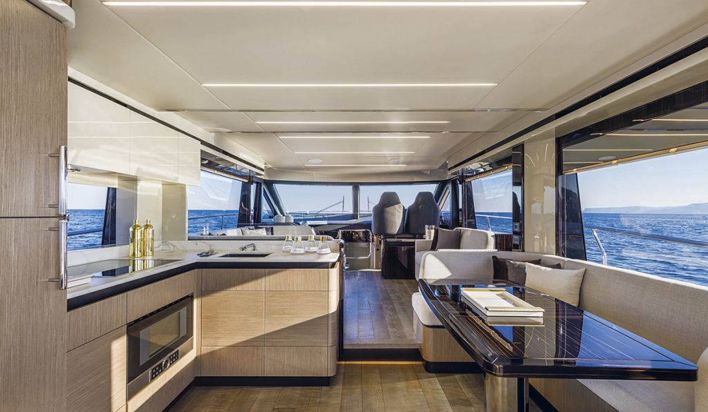 Absolute Yachts 62 Fly