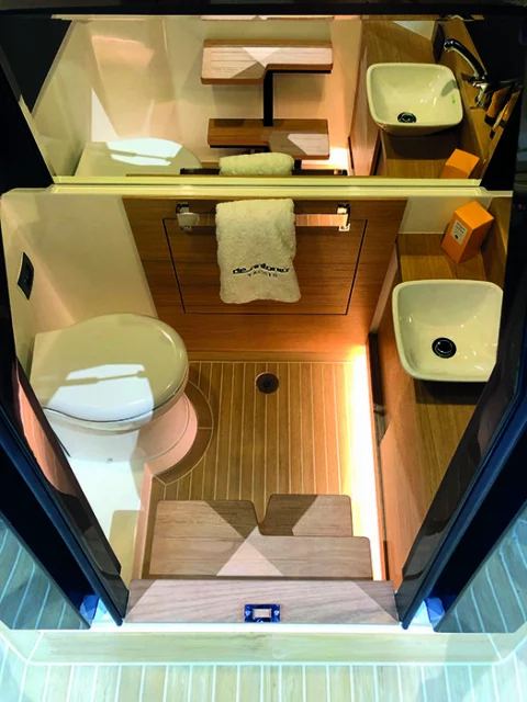 De Antonio Yachts - D28