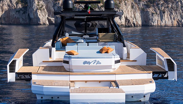 Evo yacht R6