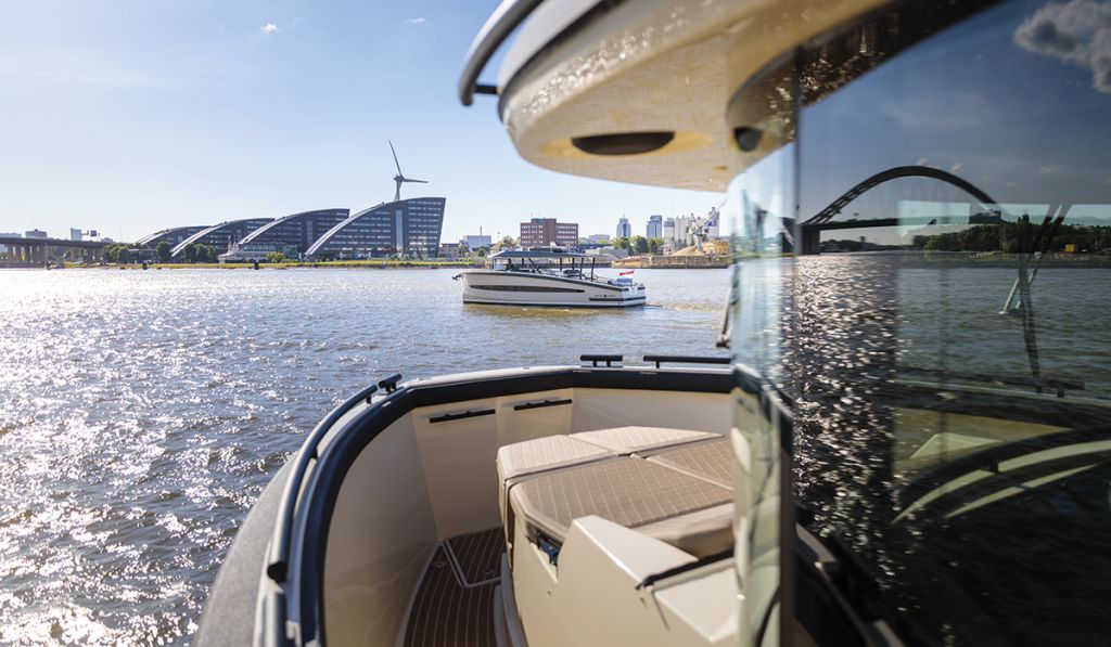 Dutchcraft 56 cabin