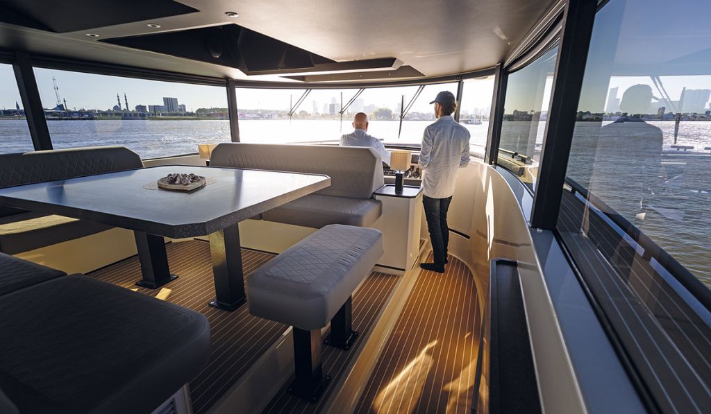 Dutchcraft 56 cabin