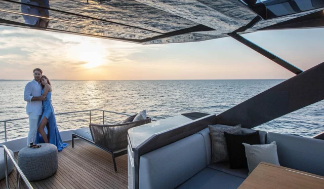 Ferretti 720