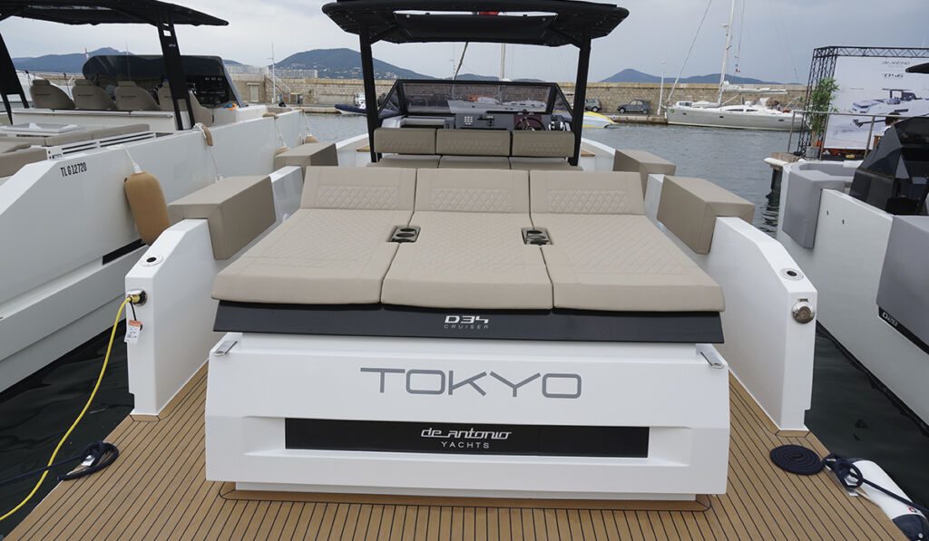 De Antonio Yachts_D34