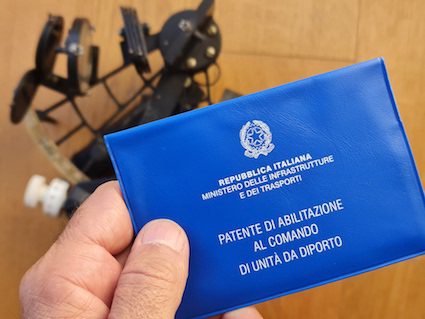 Come prendere la patente nautica - Tutto sul decreto 10 agosto 2021 -  Nautica