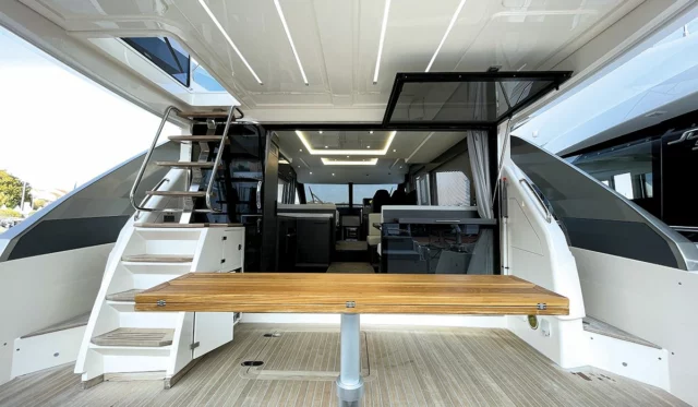CaymanF580