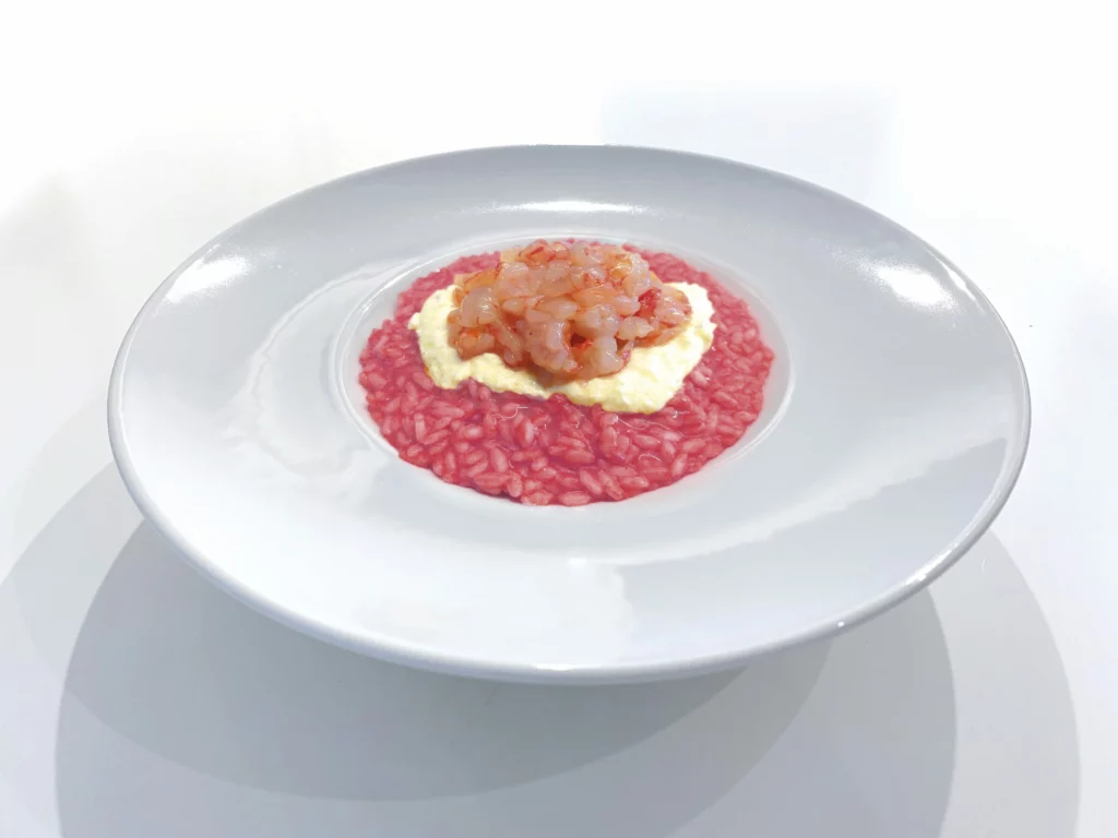 piatto-risotto-rosso-gambero-crudo copia