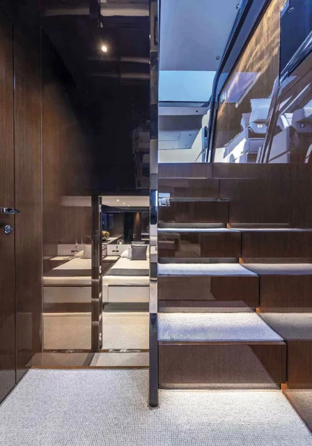 Riva 68' Diable lower deck