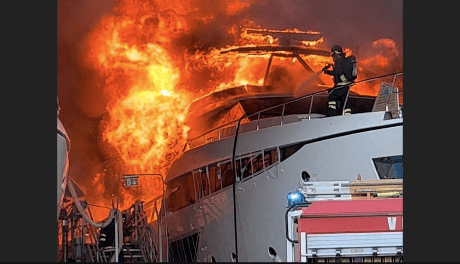 incendio-ferretti-yachts-cattolica-01