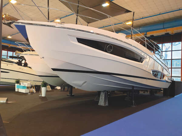 Rio Yachts 58