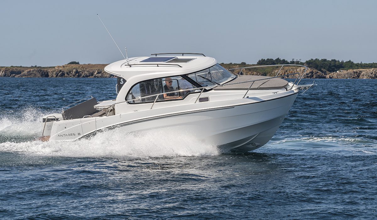 Antares 8 fishing