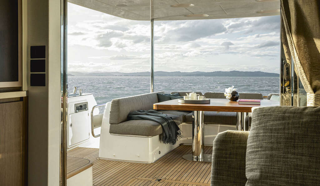 Azimut Magellano 66