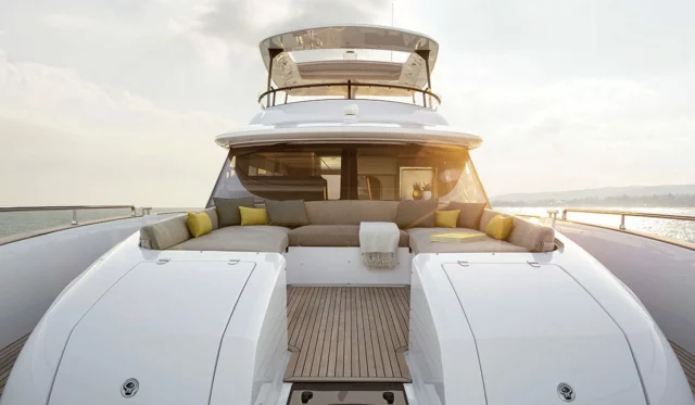 Azimut Magellano 66