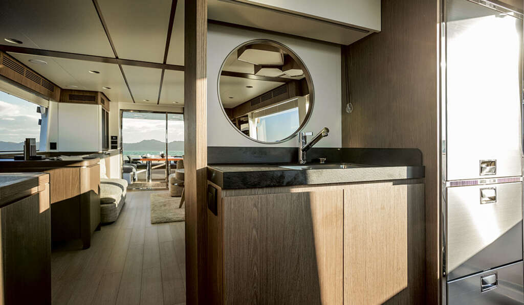Azimut Magellano 66