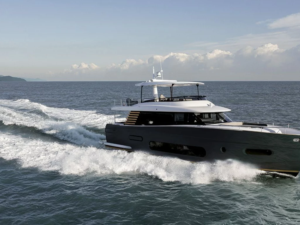 Azimut Magellano 66