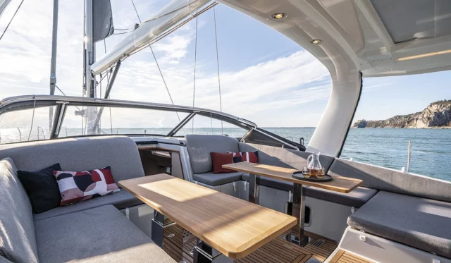 Jeanneau_Yachts_65