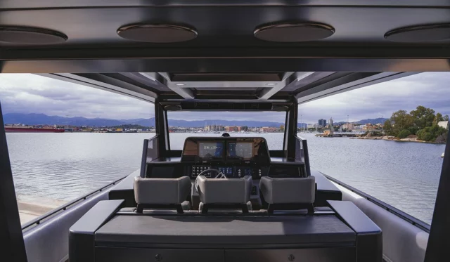 Black Shiver 140 ego Novamarine