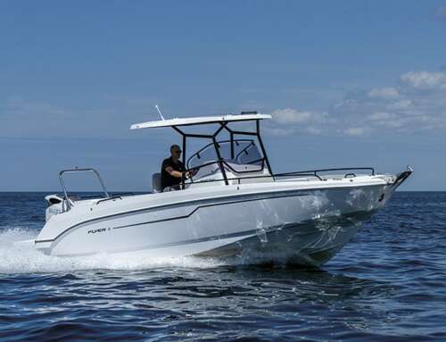 Prova di navigazione del Beneteau Flyer 8 Space Deck