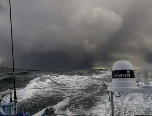 La flotta di The Ocean Race avanza verso nord
