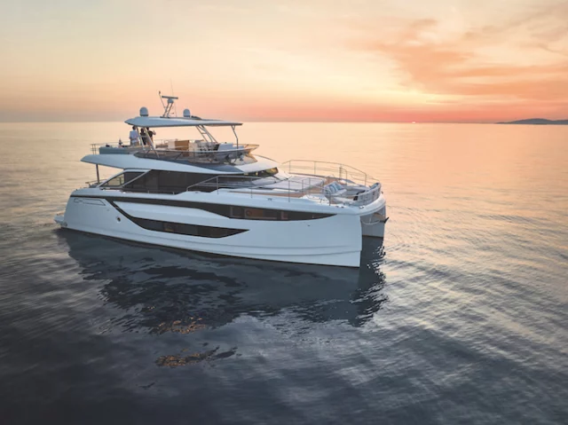 Prestige Yachts M8