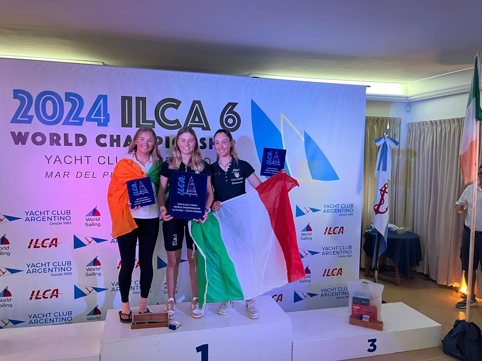 Tre italiani sul podio ai mondiali ILCA 6 a Mar del Plata