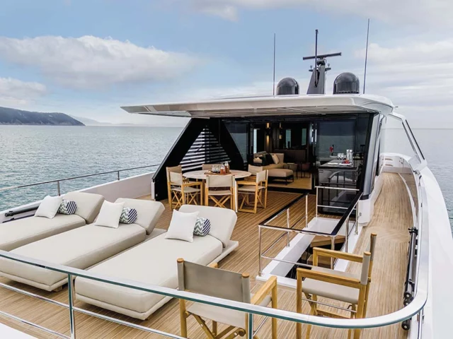 InFYnito90-Ferretti Yachts