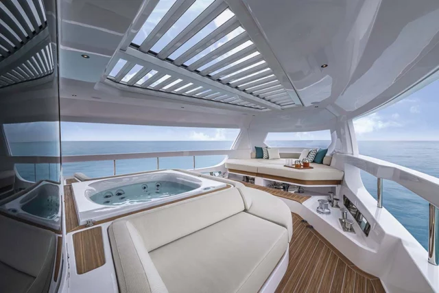 InFYnito90-Ferretti Yachts