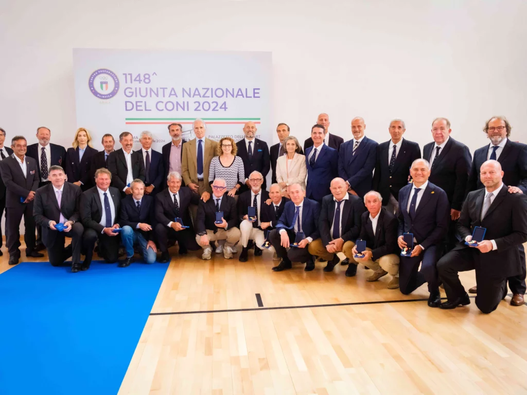 l’equipaggio de Il Moro di Venezia è stato insignito della Medaglia d’Oro al Valore Atletico alla presenza del Ministro dello Sport e i giovani Andrea Abodi