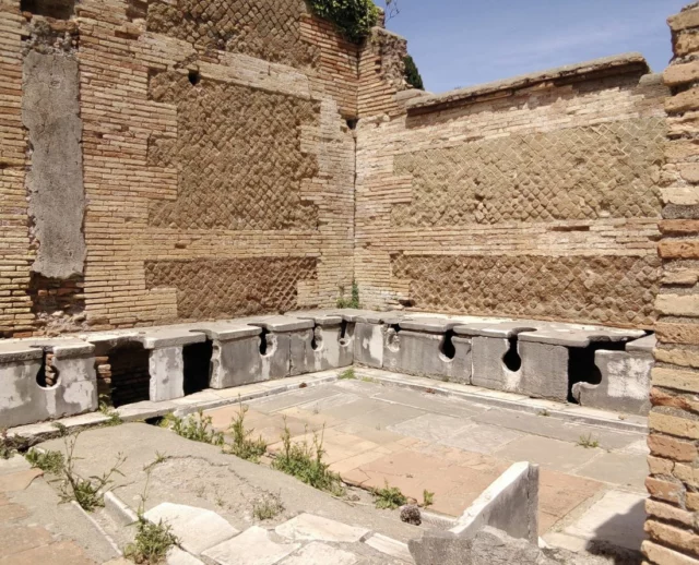 latrine romane