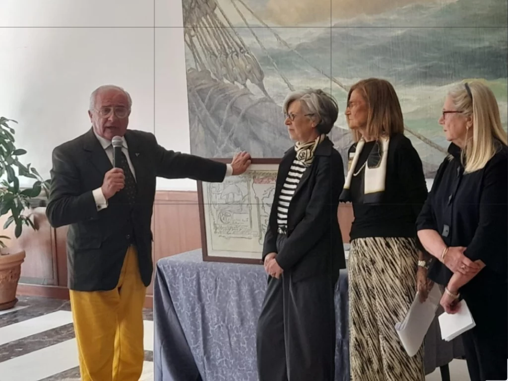 Daniele Busetto premia Annalisa Comes al Premio Letterario Marincovich