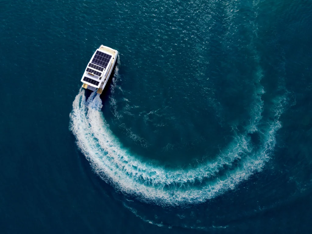 Silent Yachts debutta al Salone Nautico di Venezia 2024 con il Silent 62 2-Deck, yacht solare con layout 