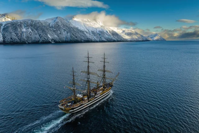 Nave Amerigo Vespucci