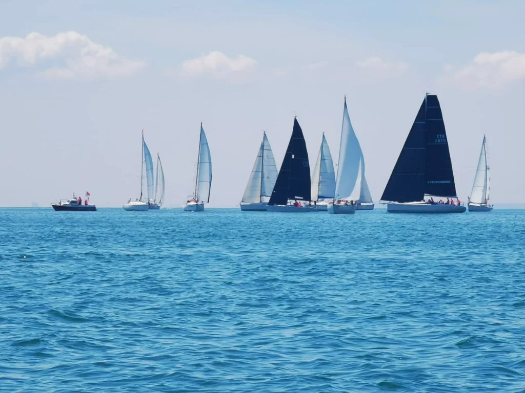 Trofeo LILT VE 2025: vela, solidarietà e prevenzione oncologica protagoniste nella laguna di Venezia.