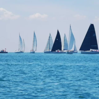 Trofeo LILT VE 2025: vela, solidarietà e prevenzione oncologica protagoniste nella laguna di Venezia.