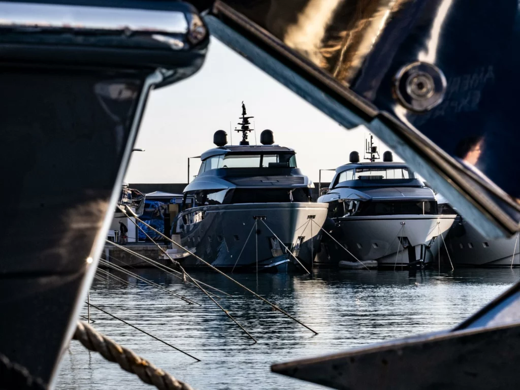 Confindustria Nautica promuove riforme e innovazione sostenibile al Blue Design Summit e allo Shipping Forum per il futuro del settore.