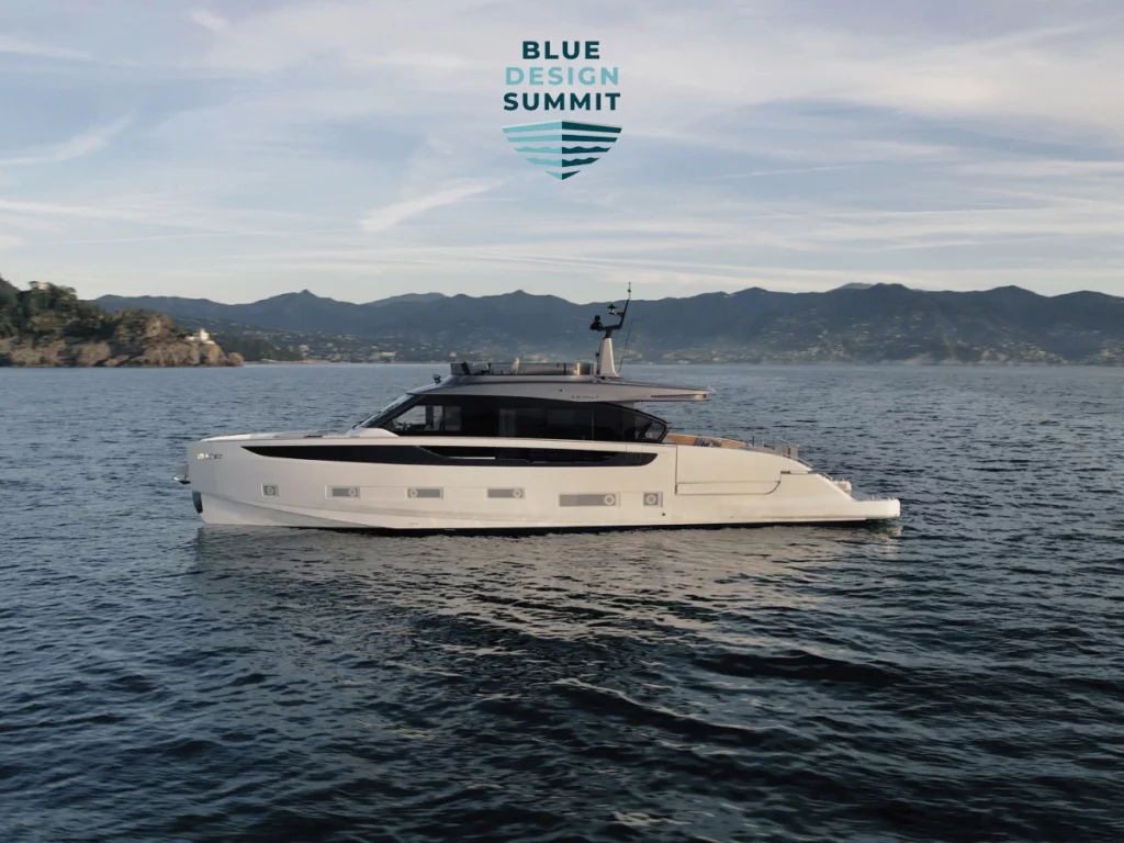 Azimut Seadeck 7 vince il Miglio Blue Design Awards 2025: yacht full-hybrid che riduce le emissioni di CO₂ fino al 40% con filosofia 