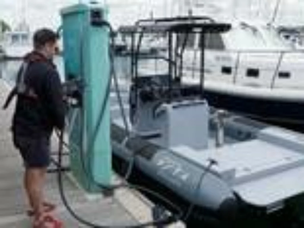 Aqua superPower lancia servizio verifica compatibilità barche elettriche. Tavola rotonda 31 maggio Salone Nautico Venezia