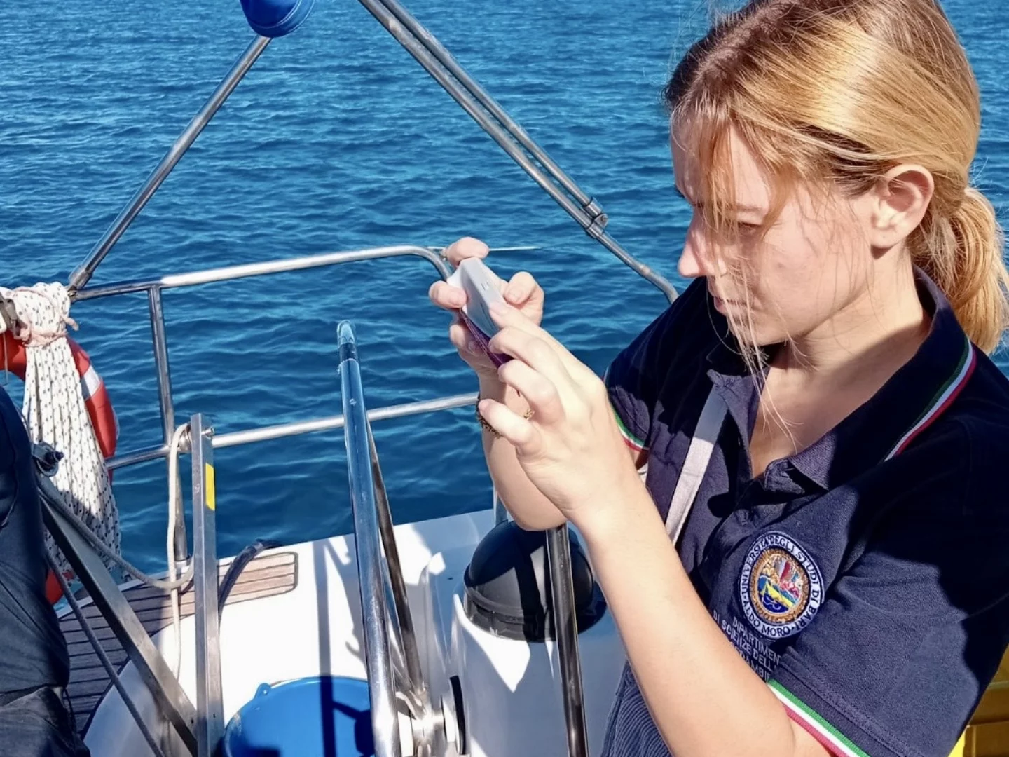 LNI e UniBa lanciano la campagna estiva 2025 di nauticAttiva per monitorare rifiuti e biodiversità marina.