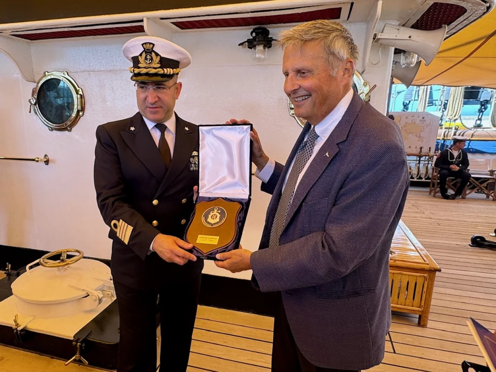 Lega Navale Italiana festeggia 128 anni dalla fondazione a bordo dell'Amerigo Vespucci a Civitavecchia. 61.000 soci uniti dall'amore per il mare e la tradizione navale italiana.