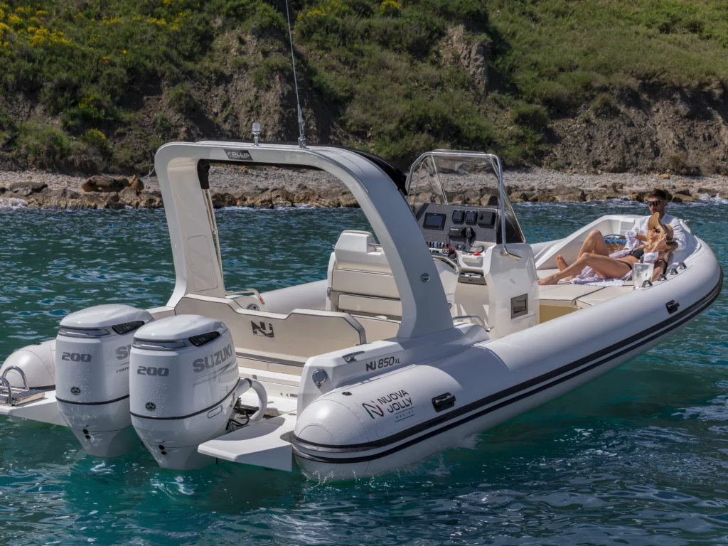 Il nuovo Suzuki DF200 V6 da 200HP premiato con il Boating Industry Top Products Award 2025 per innovazione e performance.