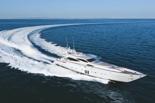 Pershing 115