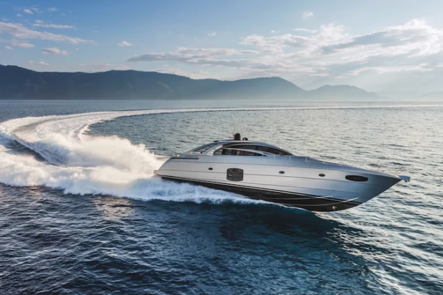 Pershing 70