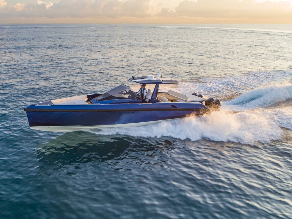 Ferretti Group acquisisce il 100% di Wally da Luca Bassani. Controllo totale del marchio yacht di lusso strategico.
