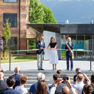 Azimut inaugura la nuova sede di Avigliana: architettura visionaria tra heritage, innovazione e realtà virtuale.