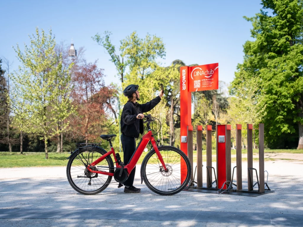 I porti turistici diventano hub per e-bike e turismo sostenibile, protagonisti del futuro del diporto esperienziale.